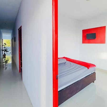 Sky Residence Tomohon Mitra Reddoorz エクステリア 写真