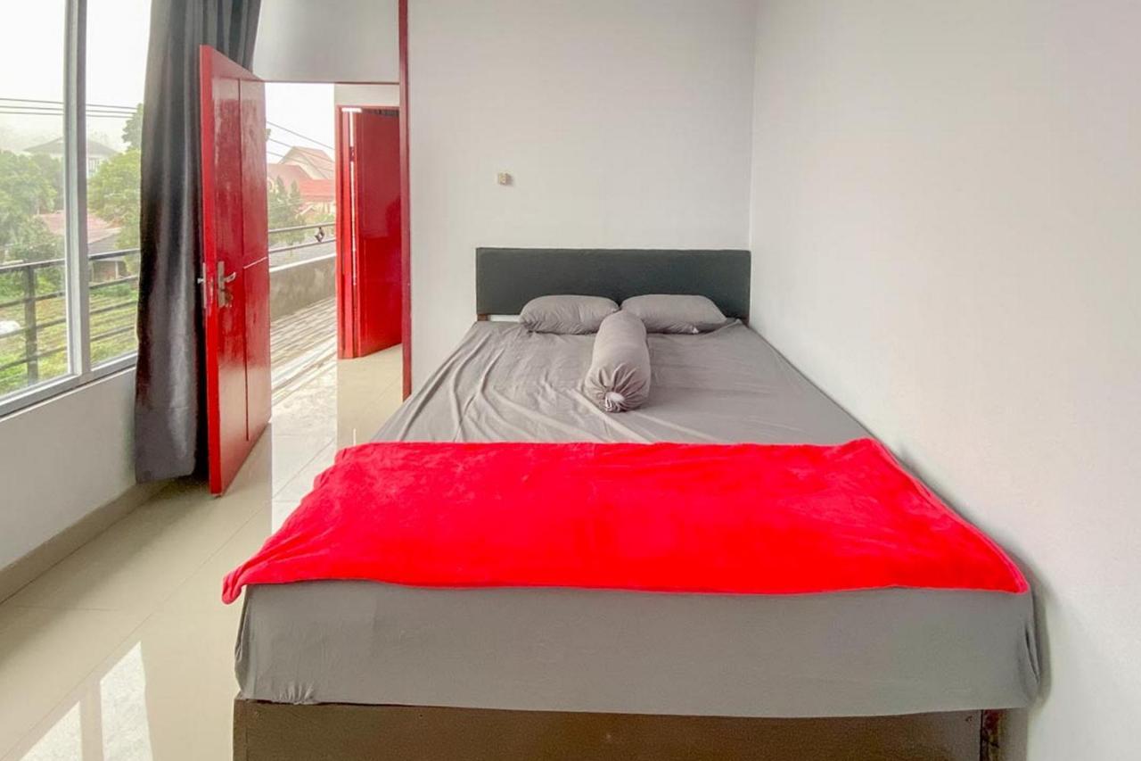 Sky Residence Tomohon Mitra Reddoorz エクステリア 写真