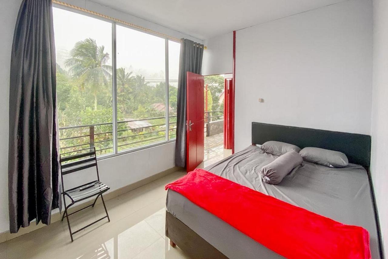 Sky Residence Tomohon Mitra Reddoorz エクステリア 写真
