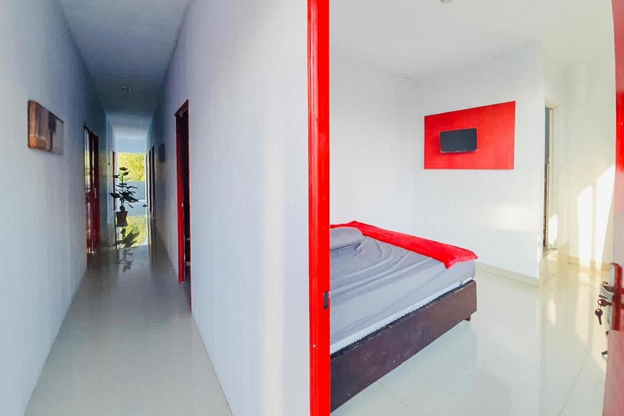 Sky Residence Tomohon Mitra Reddoorz エクステリア 写真
