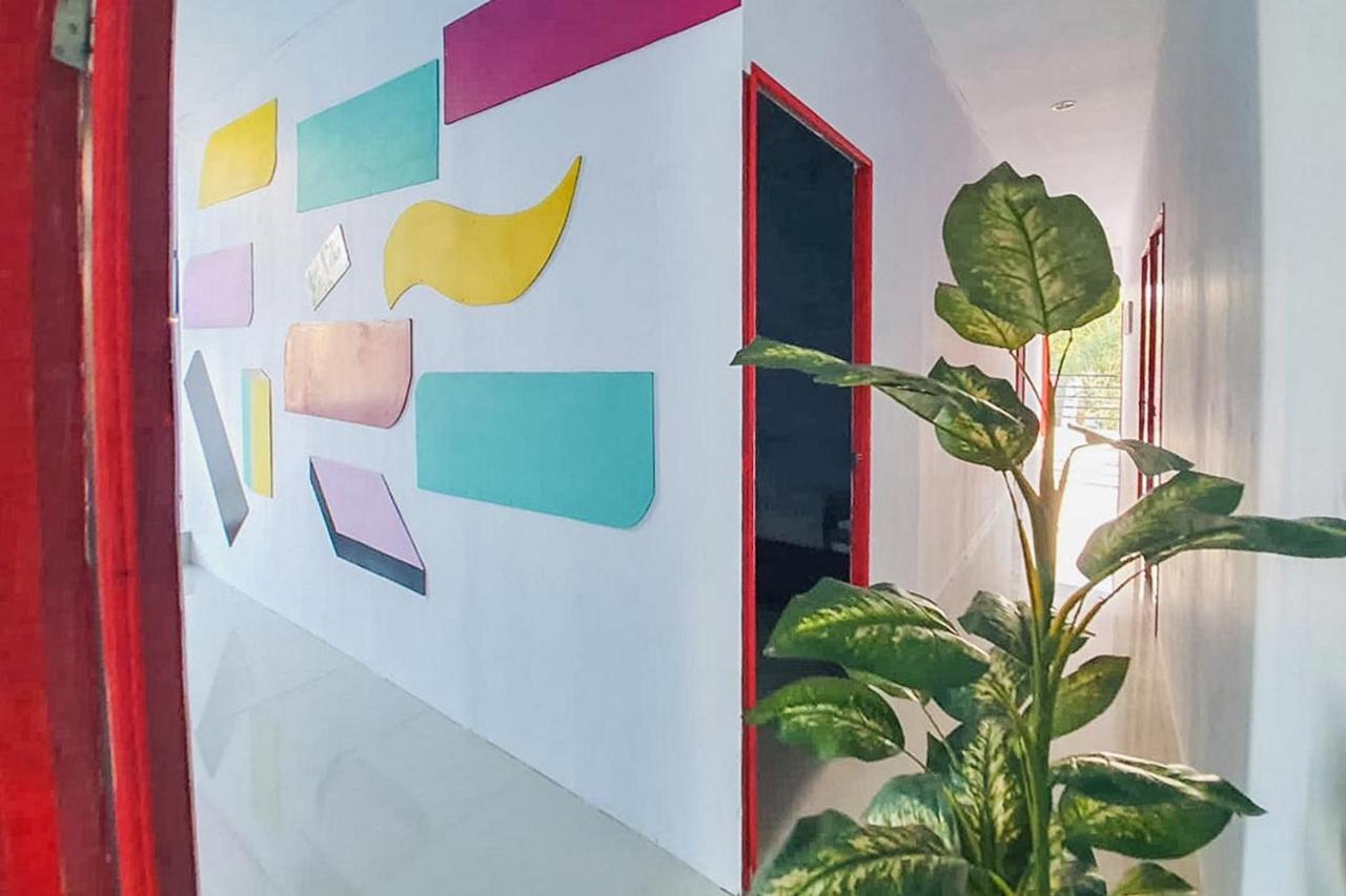 Sky Residence Tomohon Mitra Reddoorz エクステリア 写真